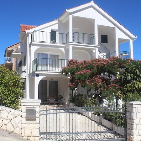 Apartment Udovicic Трогир Екстериор снимка